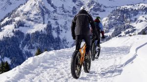 Cum poți să pedalezi și pe timpul iernii